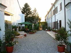 Cortile | Agriturismo Beatilla Mantova